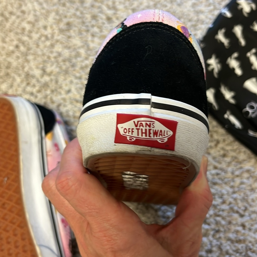Almost new Disney Princess Vans. - Picture 4 of 8